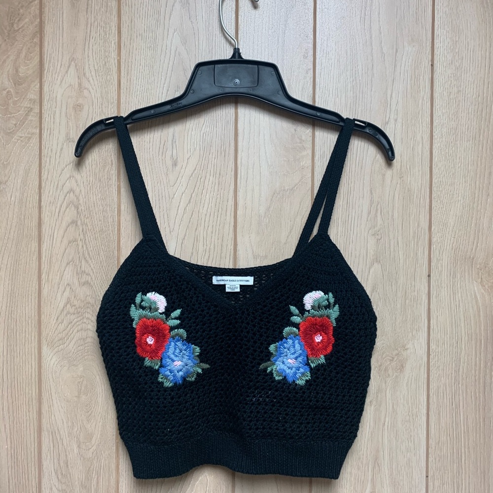 American Eagle crop top